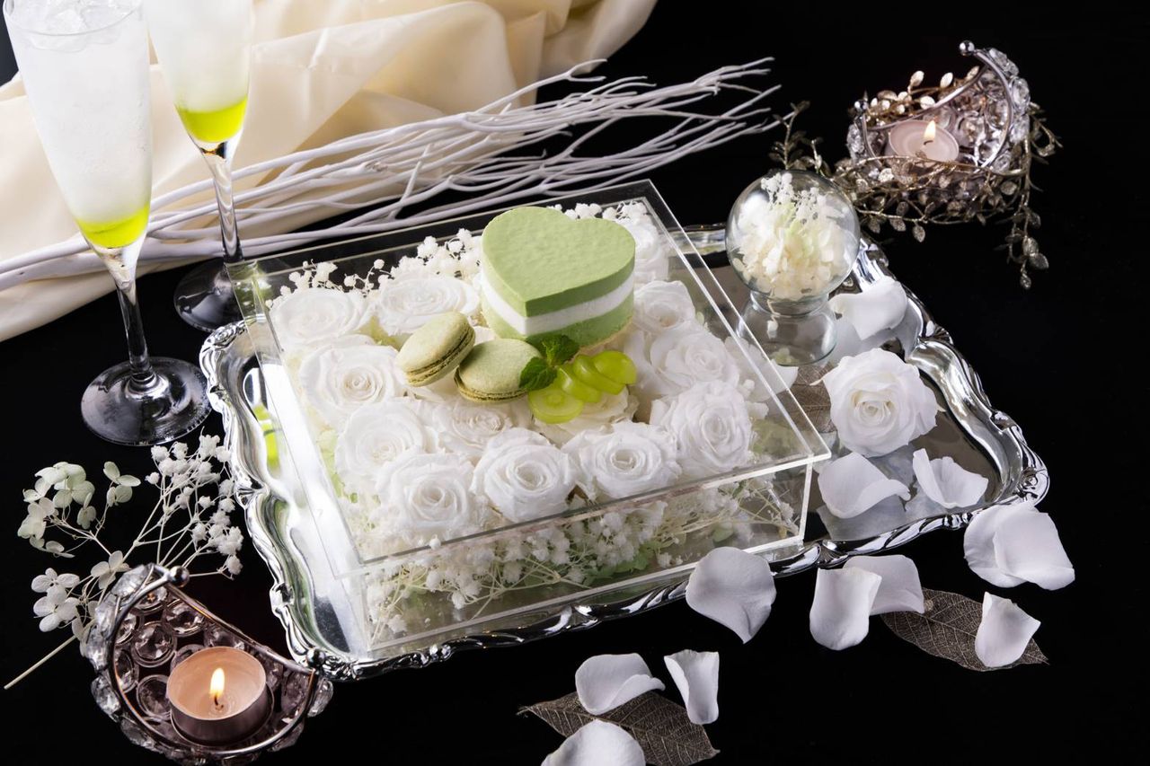 Winter-only date course [A winter tale for just the two of you, illuminated by the quiet night view] Includes a special dessert of matcha and white chocolate heart cake and macaroons, and an original toast cocktail ♪ *A message can also be added to the dessert.