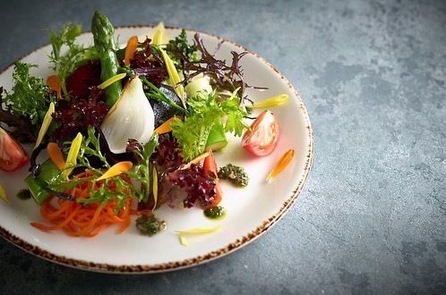 Menü nach Wahl des Küchenchefs (insgesamt 3 Gänge)