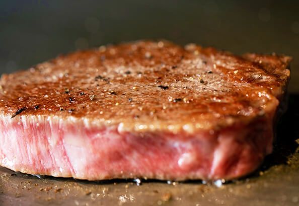 ①Award winning beef course Chateaubriand 120g (rare part)