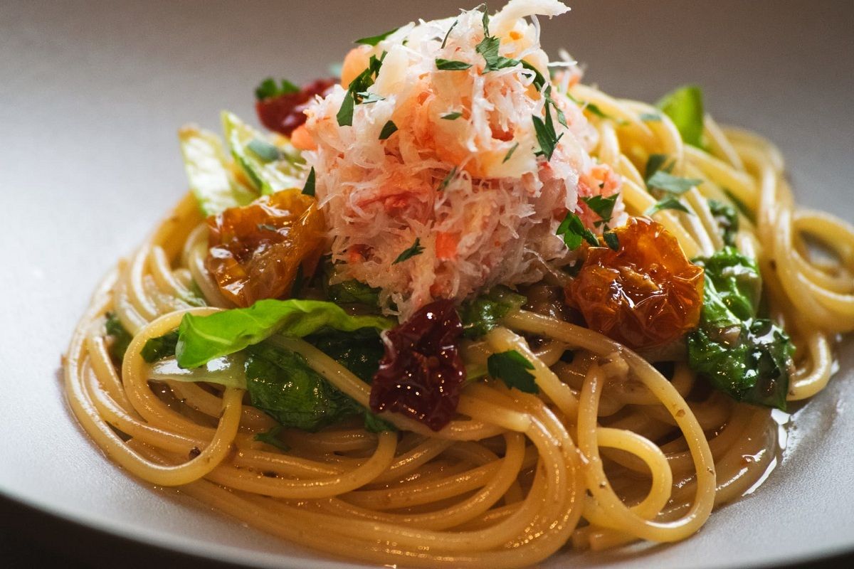 午餐自助餐，可選擇主菜