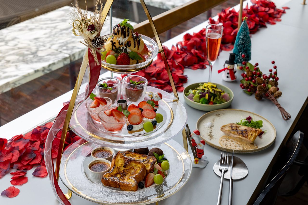 【ランチコース＆90分フリーフロー付】イチゴのクリスマスアフタヌーンデザート ランチセット