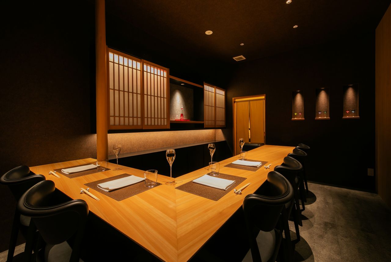 【완전 개인실】8개의 접시로 둘러싸는 계절과 감성의 교차로