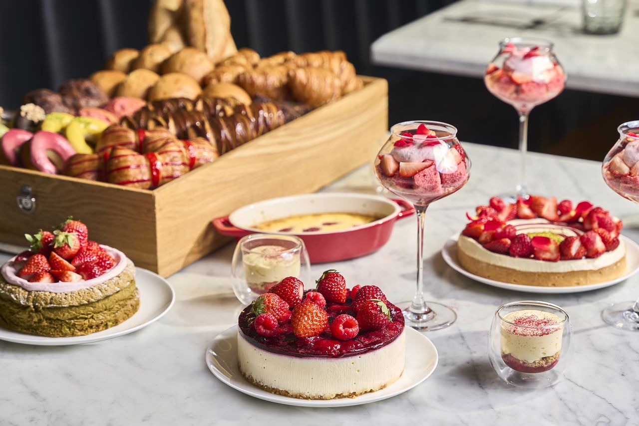 【ブーランジェリーランチ】 パン、デザート食べ放題+3品（サラダ,スープ、選べるメイン）