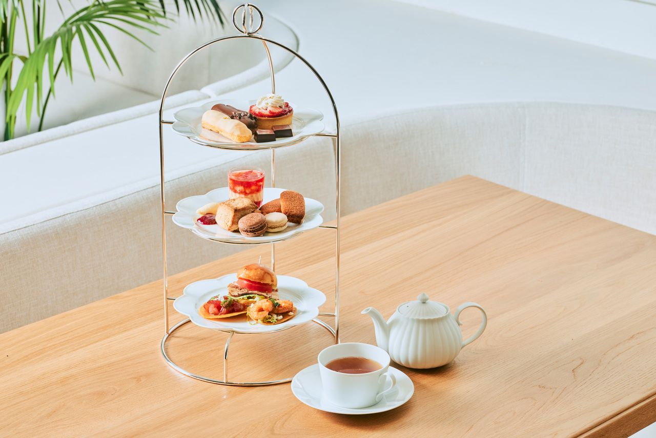 MAISON AFTERNOON TEA (with free-flow drinks)