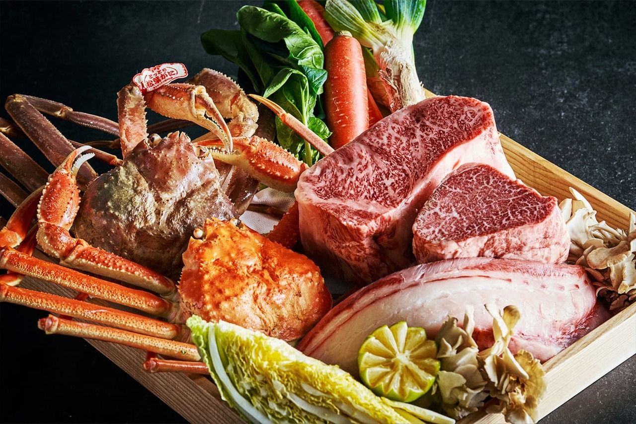 【Crab and Keyakizaka Beef Dinner Course】 