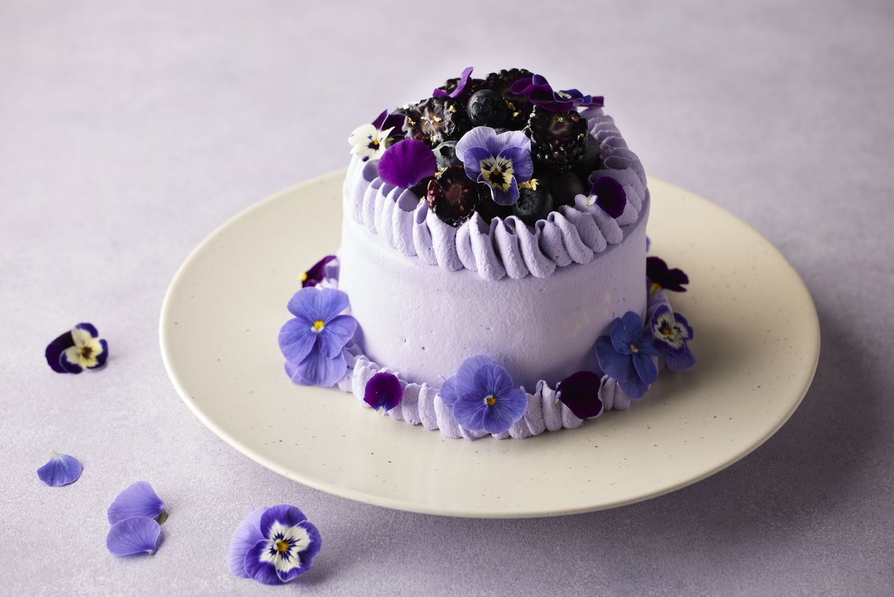 [Takeout] Valentine's Day Purple White Chocolate Strawberry Shortcake 15cm