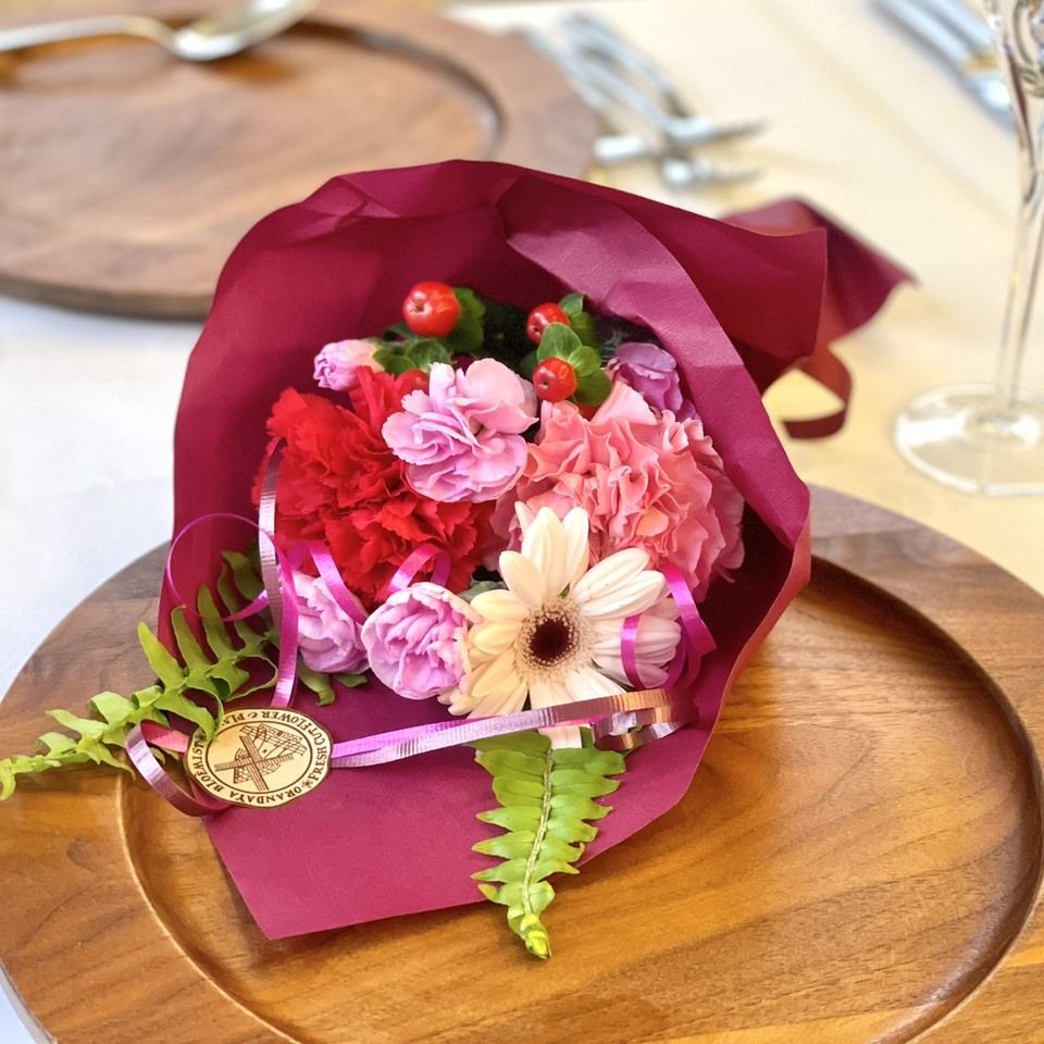 4/13 ■グループに1つミニブーケ・乾杯ドリンク付！大切な方へお花付きランチ！母の日・父の日などにも￥7000【税サ込】