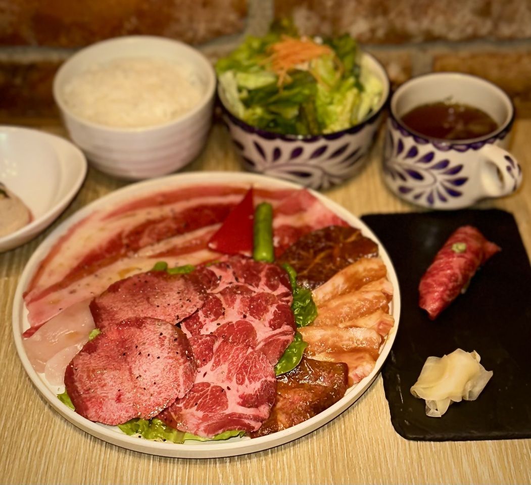 Full-bodied Yakiniku Set with Wagyu Beef Nigiri Sushi