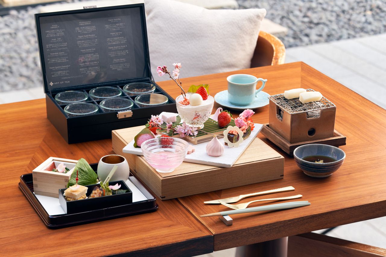 Spring-scented Sakura Afternoon Tea (March 4th - April 27th)