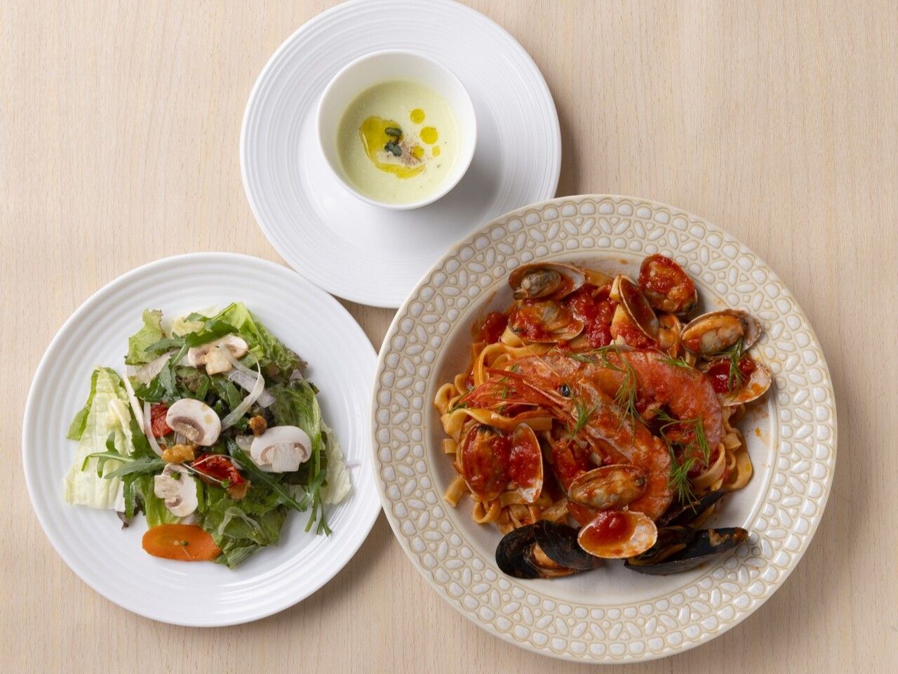 "Lunch Prifix B"自慢の窯焼ピザ5種or生パスタ3種にメインも選べる充実プラン