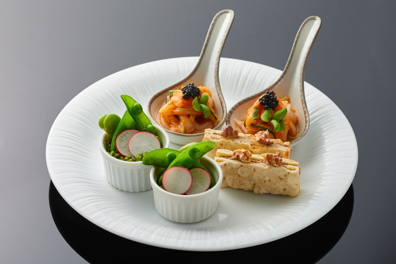 【下午茶】包含海鲜、番茄炖羊肉等9道菜式 + 2小时畅饮（4月1日至5月31日）