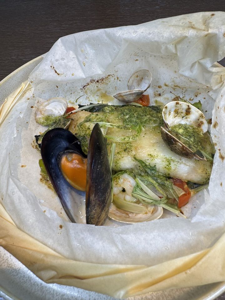 【4月限定】魚介のカルトッチョ  ～バジルの香り～