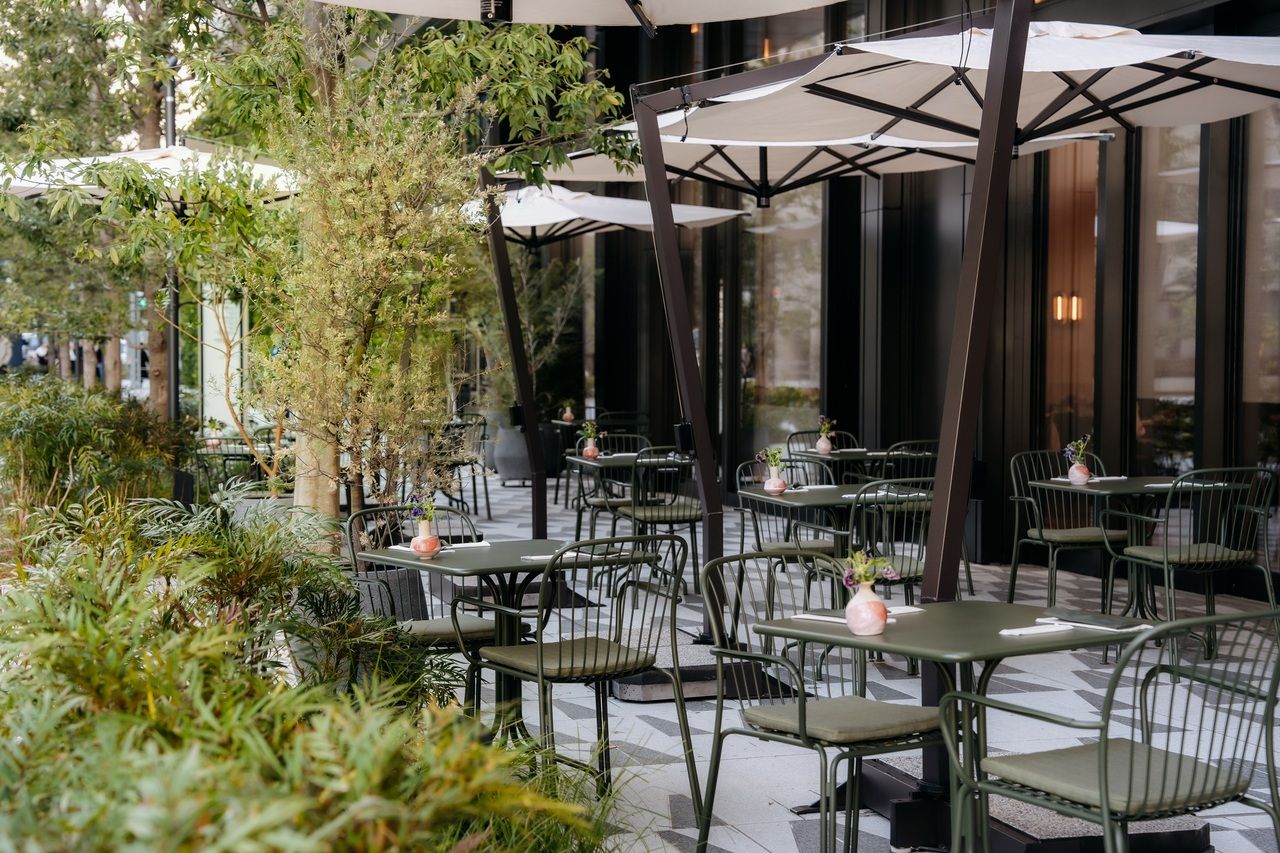 咖啡厅露台座位仅限预订座位