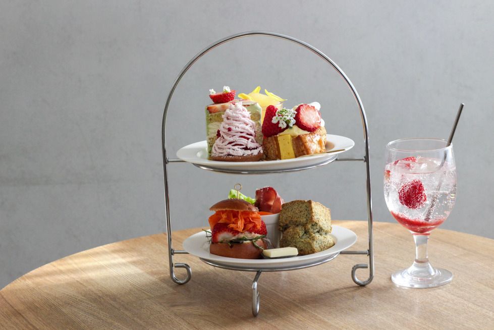 [Guaranteed seating between 12:00 and 13:30] Strawberry Afternoon Tea Set