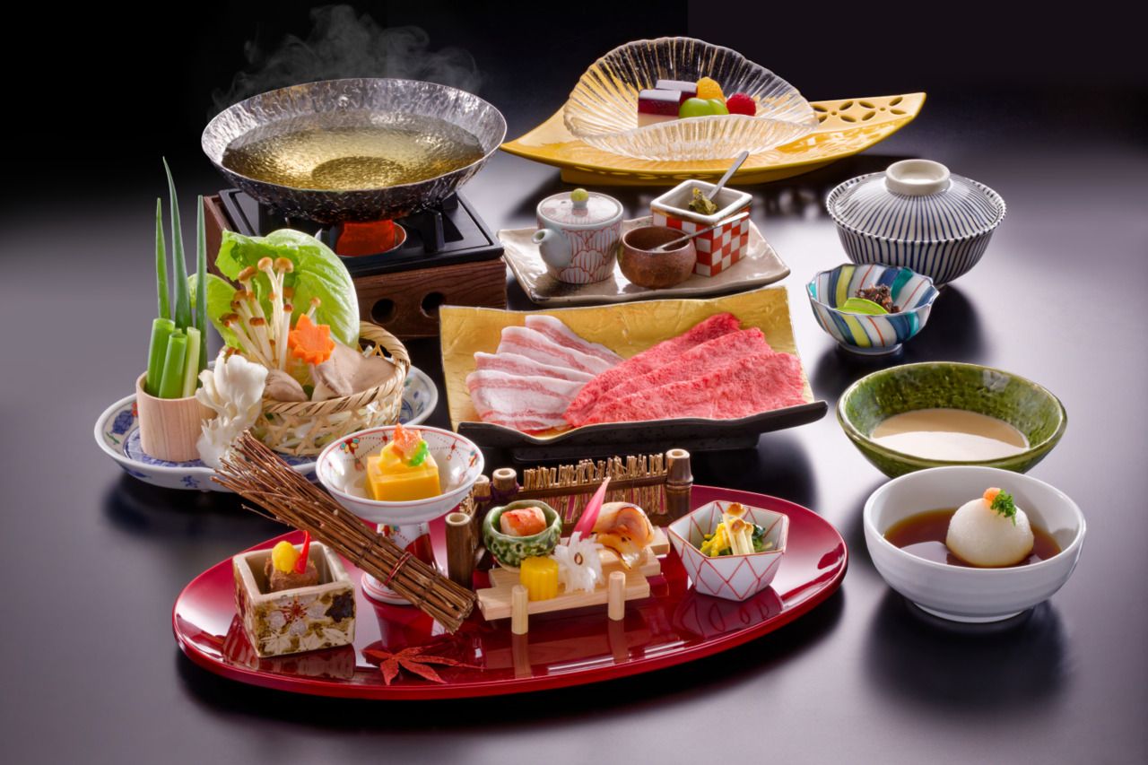 [Lunch only] Irodorizen (Golden Shabu-Shabu)（Wagyu High-quality Beef）  7,150yen