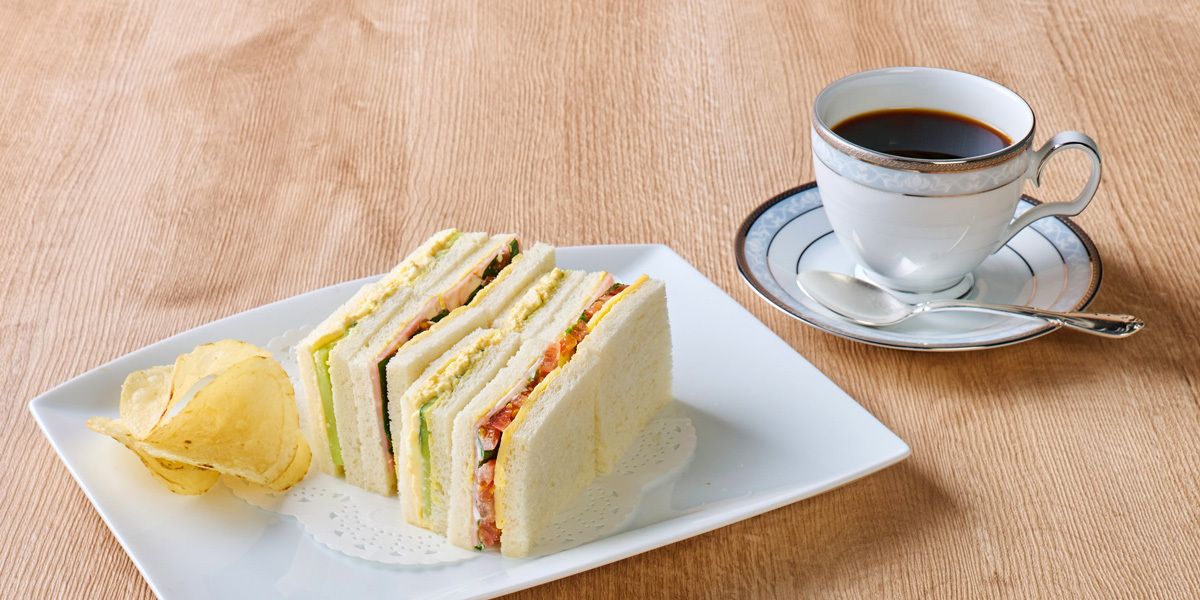 From April 20th: Mixed sandwich + coffee or tea included.