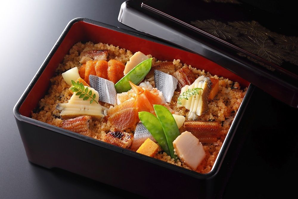 [Weekday Lunch] TAKUMI set -Scattered Sushi Box-