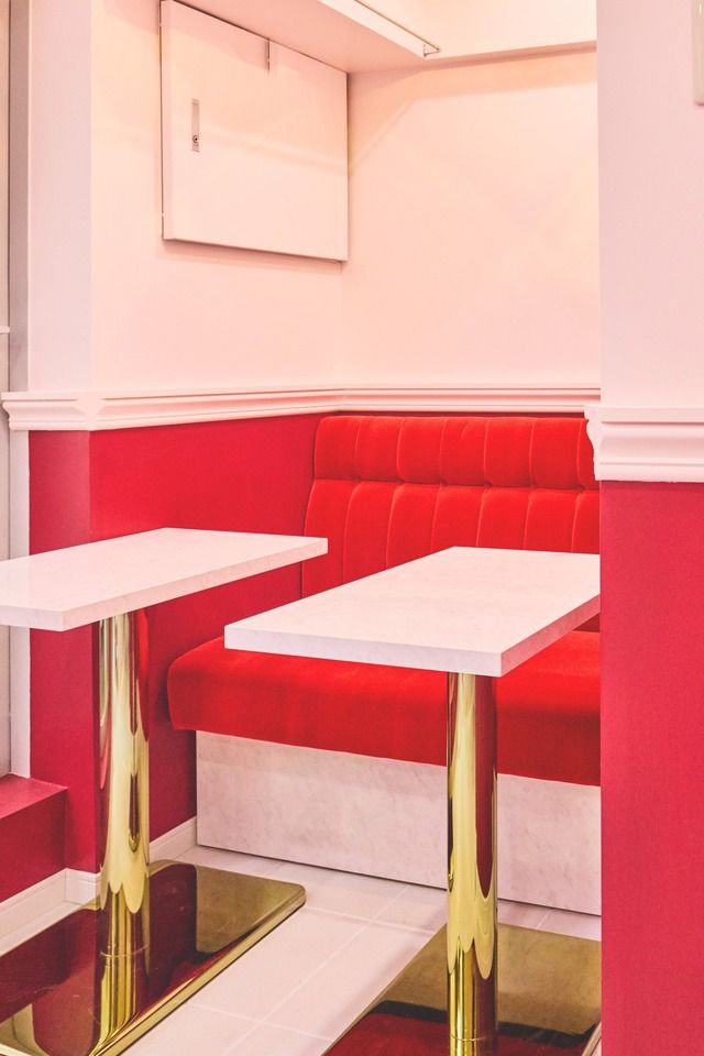 Table seating (for 3-4 people)