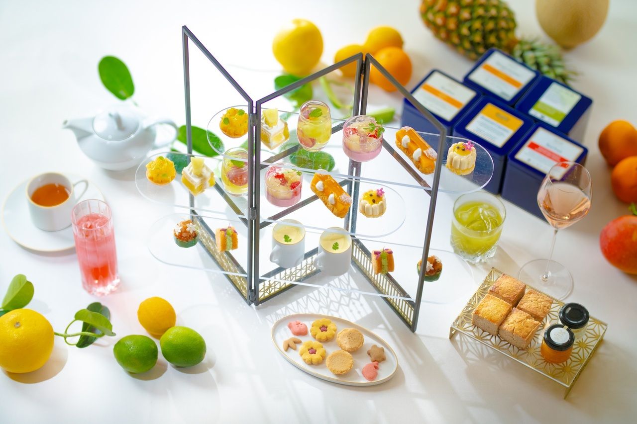【乾杯グラスシャンパン付き】アトリエうかい 監修 【Midsummer Afternoon Tea ~Finding in a fruit paradise~】