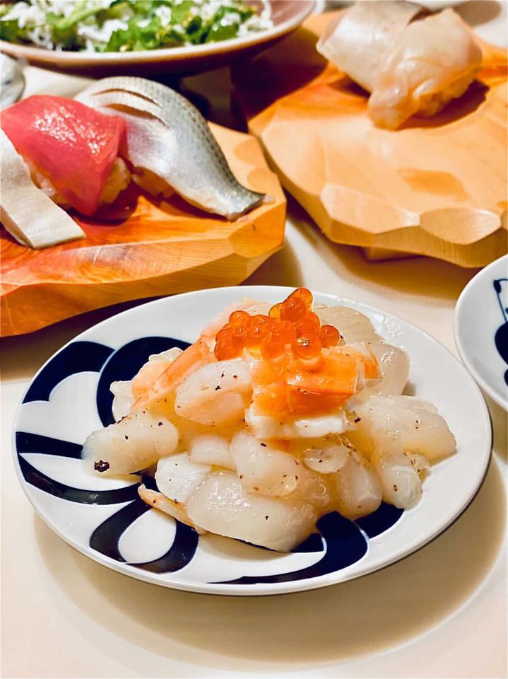 【🍷女子会限定🍷飲み放題付き/プレミアム宴会コース（8,000円）】握り５種や刺身、創作稲荷の《珠稲荷２種》などを含む宴会コース（飲み放題１時間延長 お席たっぷり３時間）