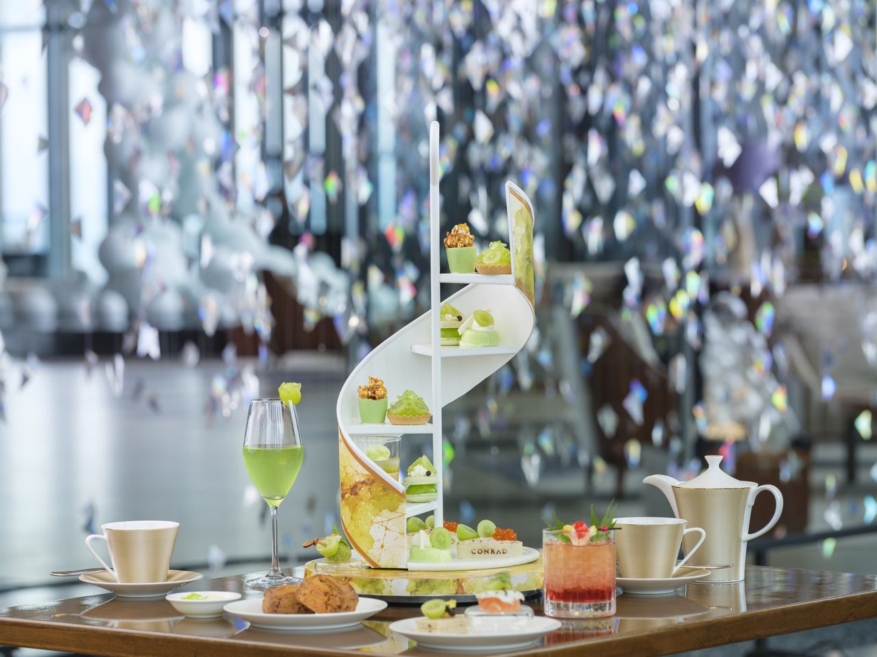 【Weekdays/WEB 21% OFF】 “Shine Muscat × Caramel”  Afternoon Tea with a Welcome Cocktail