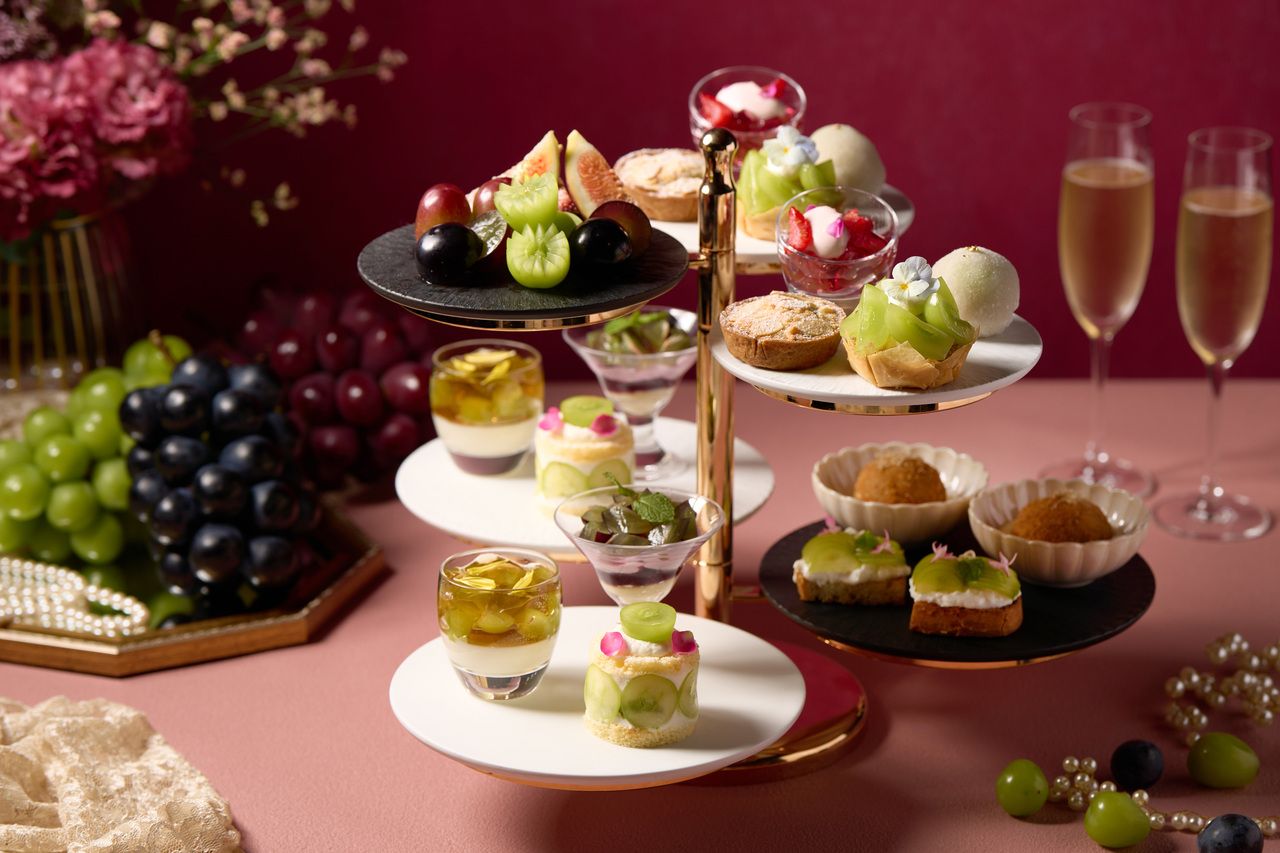 【シャンパンorクラフトジン付き】国産ぶどうのアフタヌーンティー