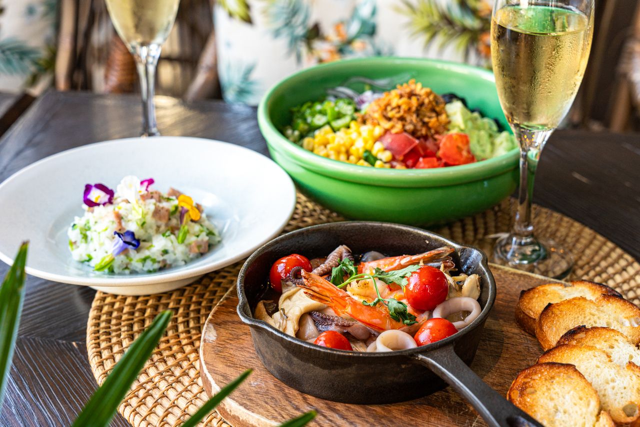 オフィシャルWeb限定最安値【Resort Lunch Share Dining】サラダやパスタなど全6品+乾杯スパークリング(平日限定)