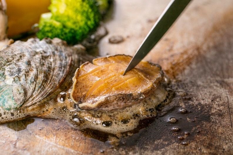 [Abalone Lunch] Includes a celebratory glass of sparkling wine! Features abalone, domestic beef sirloin steak, dessert, and more.