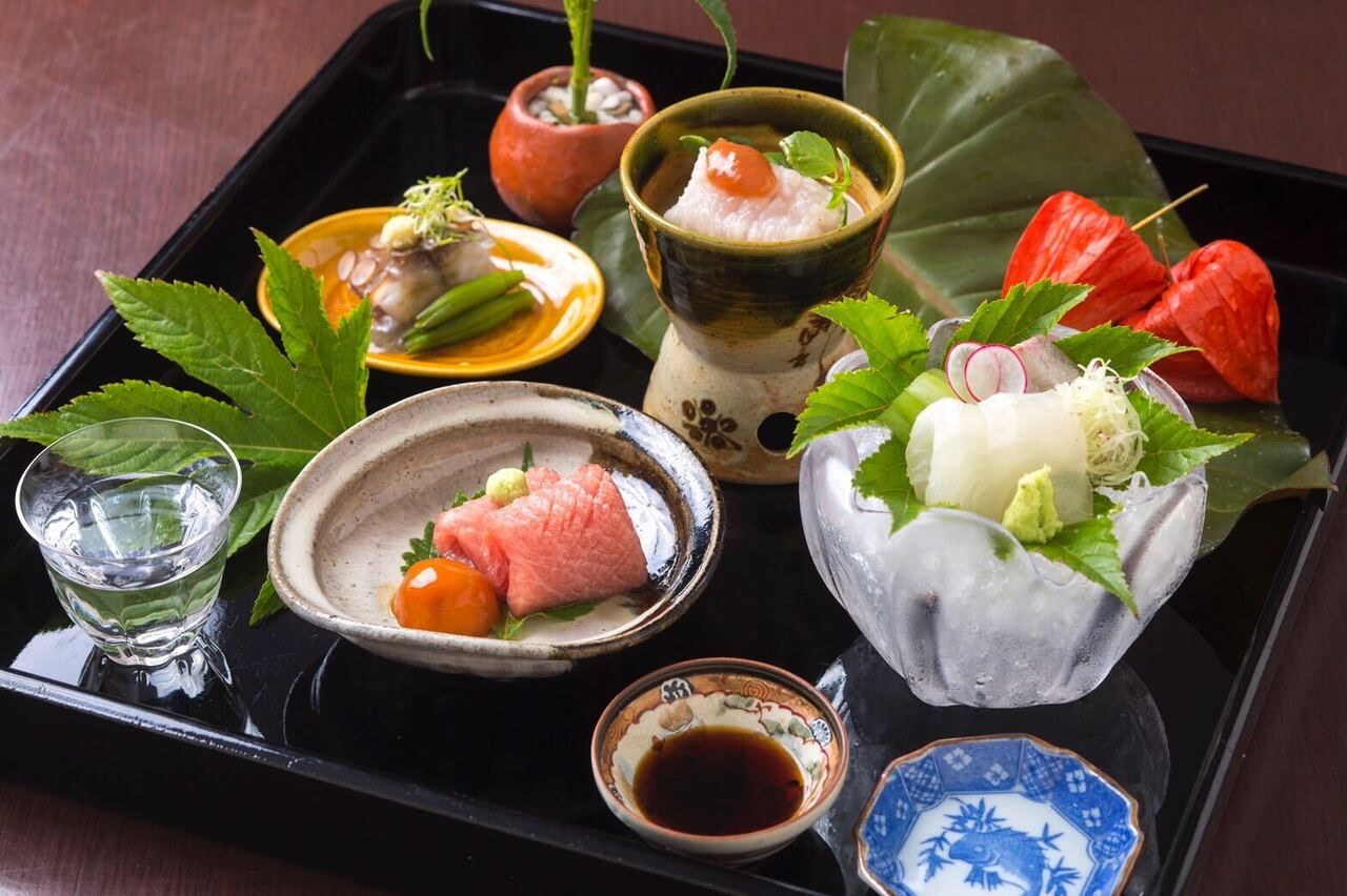 Seasonal Omakase Course: from 33,000 yen ~ ※Additionally, a 10% private room fee applies.