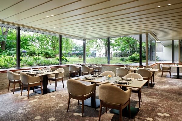 Table seating