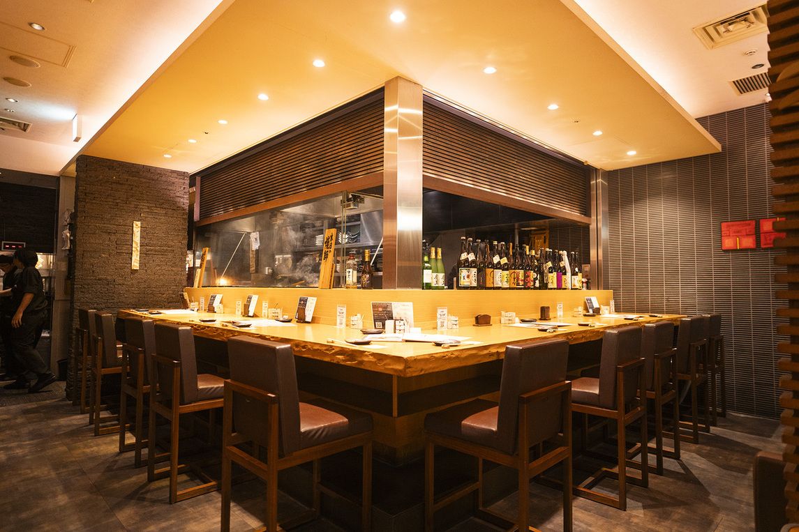 宮崎地鶏炭火焼 車 丸の内店 - Restaurant Guide - TableCheck