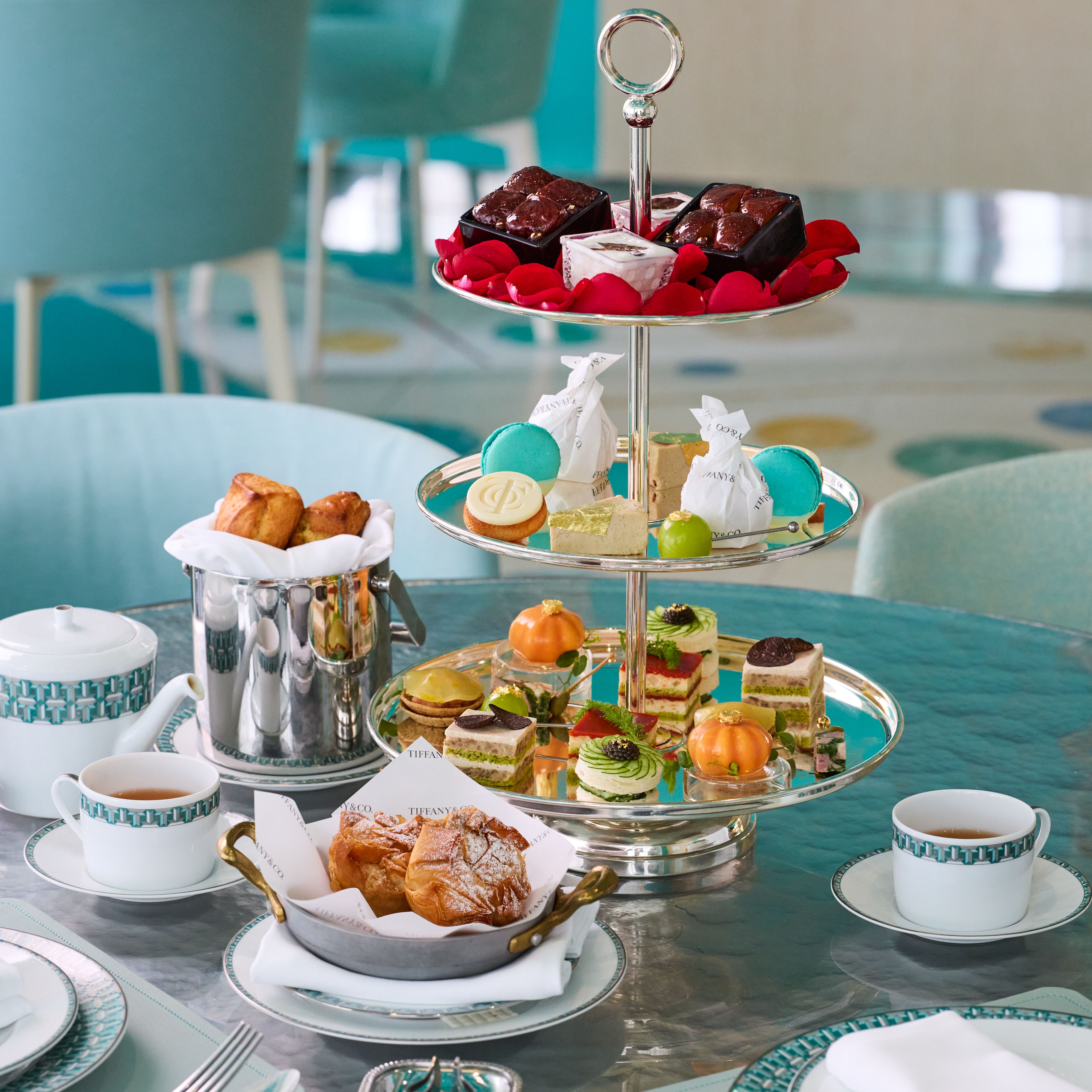 Tiffany Blue Box Café - Restaurant Guide - TableCheck