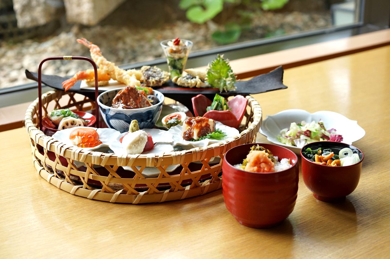 日本料理 四季彩 / ロイヤルパインズホテル浦和 - Restaurant Guide