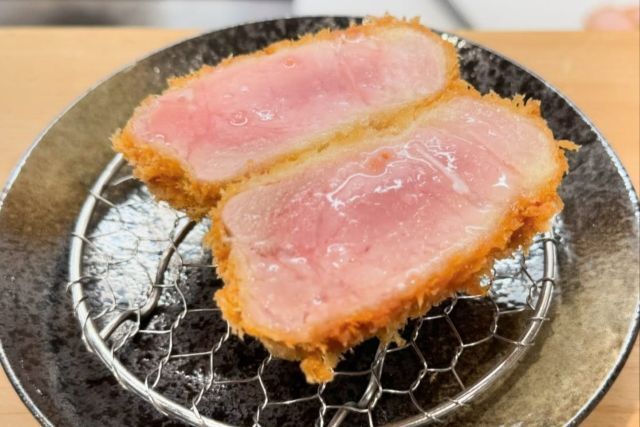 テーブル　￼トンカツ　さん　専用 Ginza Tonkatsu Saito - Restaurant Guide - TableCheck